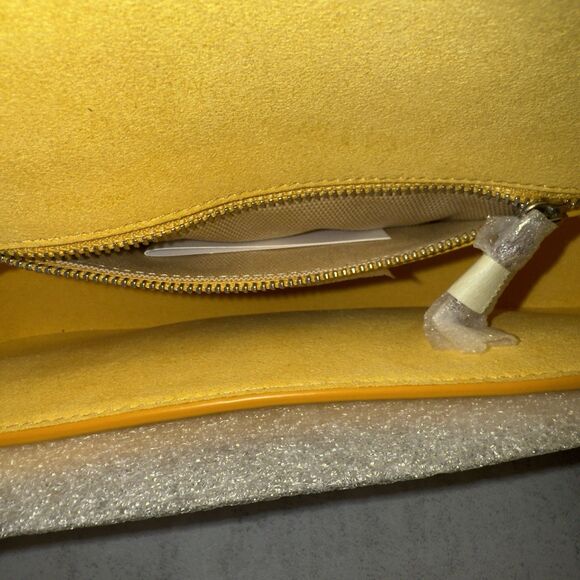 NWT Coach Emmy Saddle Bag 23 in Canary Yellow Glovetanned Leather $395 Retail - Picture 4 of 15